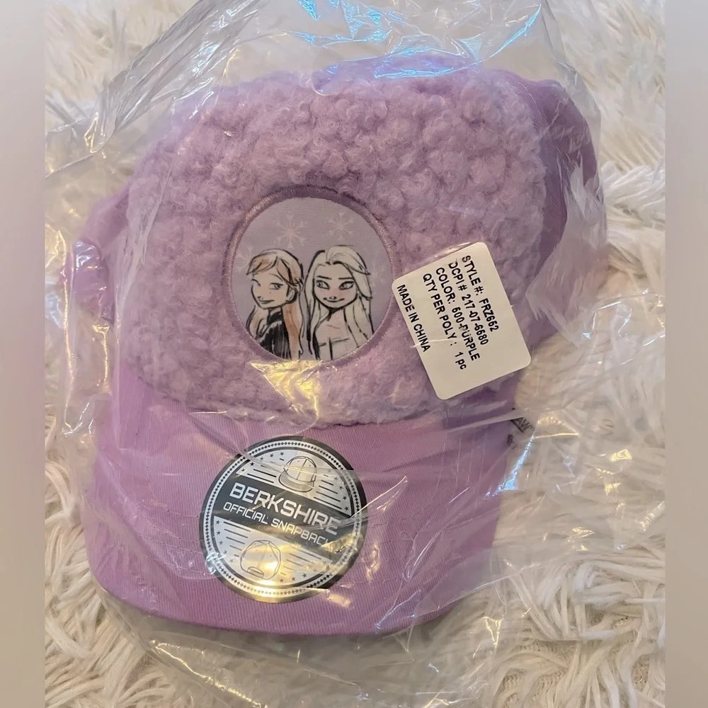Disney NWT Frozen Fuzzy top girls cap. Official snap back cap w/photo above brim